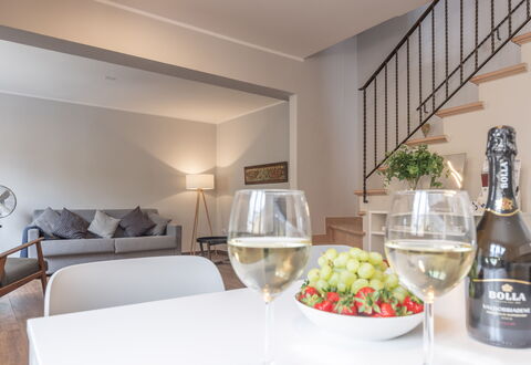 Casa Del Porto: Essen, Eigentum, Flasche, Geschirr, Tabelle, Interior Design, Zutat, Komfort, Countertop