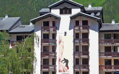 Chamonix 680: Gebäude, Eigentum, Fenster, Haus, Holz, Baum, Wohngebiet, Grundeigentum, Fassade, Urban Design