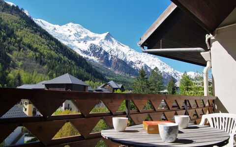 Gentiane: Bergforms, Berg, Eigentum, Gebirge, Alpen, Zimmer, Dach, Haus, Gebäude, Grundeigentum