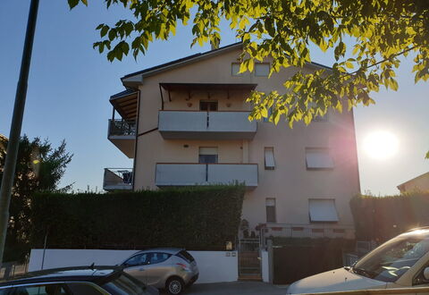 L'attico Di Castelfidardo: Himmel, Auto, Gebäude, Eigentum, Licht, Fahrzeug, Rad, Kraftfahrzeug