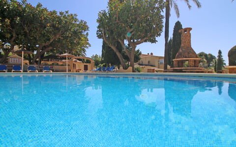 Las Cabañas: Wasser, Himmel, Eigentum, Schwimmbad, Pflanze, Azurblau, Baum, Vegetation, Freizeit, Arecales