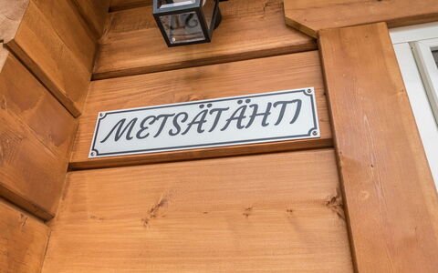 Kolin Kangastus Metsätähti 2: Bett, Möbel, Schlafzimmer, Interior Design, Bedding, Bettdecke, Flooring, Holz, Fussboden, Zimmer