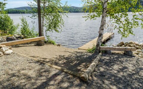 Kolin Kangastus Metsätähti 2: Bett, Möbel, Schlafzimmer, Interior Design, Bedding, Bettdecke, Flooring, Holz, Fussboden, Zimmer