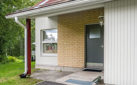 Kivakatti: Bett, Möbel, Schlafzimmer, Interior Design, Bedding, Bettdecke, Flooring, Holz, Fussboden, Zimmer