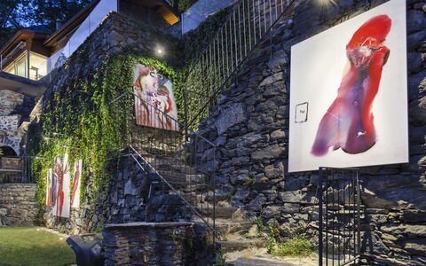 Ronco Sopra Ascona 66: Pflanze, Lila, Gebäude, Fenster, Wand, Farbe, Baum, Wahrzeichen, Fassade, Kunst