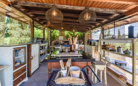 Villa Pancole: Eigentum, Tabelle, Möbel, Couch, Holz, Interior Design, Die Architektur, Wohnzimmer, Gebäude, Pflanze
