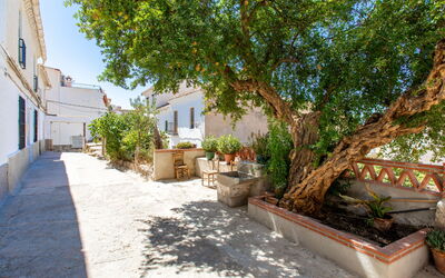 Patio de Las Granadas