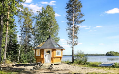 Oravajärven Talo (Ent. Suomela): Holz, Abstellgleis, Hütte, Haus, Zuhause, Planke, Gartenbauten, Blockhaus, Hartholz, Veranda