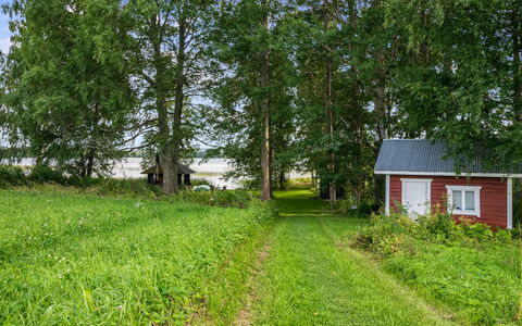 Kekkola: Bett, Möbel, Schlafzimmer, Interior Design, Bedding, Bettdecke, Flooring, Holz, Fussboden, Zimmer