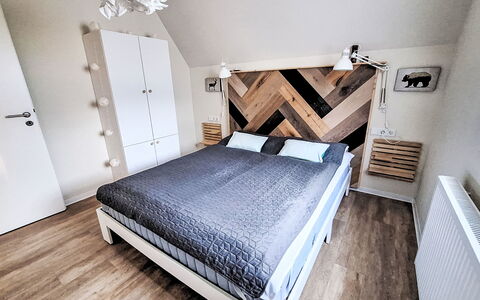 Waldoase: Möbel, Holz, Schlafzimmer, Interior Design, Flooring, Fussboden, Bett, Zimmer, Holzboden, Bedding