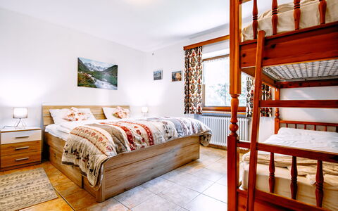 Canazei 440: Möbel, Gebäude, Komfort, Holz, Cabinetry, Bettrahmen, Textil, Haus, Interior Design, Flooring