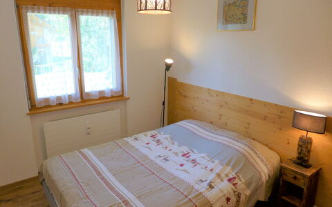 Le Torrent 1: Möbel, Eigentum, Fenster, Komfort, Holz, Gebäude, Bett, Textil, Bettrahmen, Beleuchtung