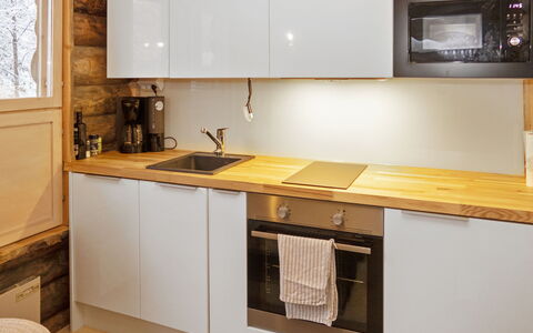 Salmikangas F2: Flooring, Küchengerät, Countertop, Küche, Holz, Interior Design, Cabinetry, Möbel, Fussboden, Major Appliance