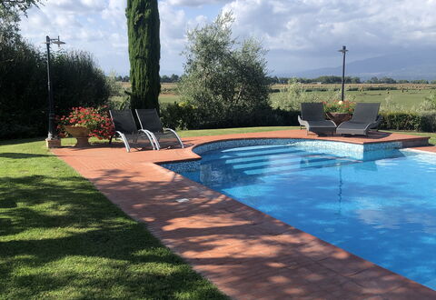 Il Campanile: Wolke, Wasser, Himmel, Pflanze, Daytime, Eigentum, Baum, Schatten, Die Architektur, Natürliche Landschaft