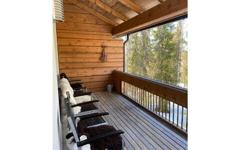 Sallan Lumous a: Ländliches Gebiet, Bergstation, Dorf, Gebirge, Senke, Bergdorf, Alpen, Eco Hotel, Balkon, Hotel