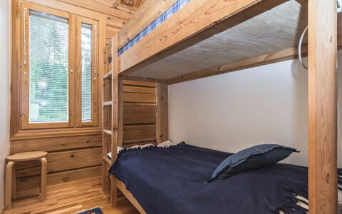Sallan Lumous a: Holz, Etagenbett, Fussboden, Schlafzimmer, Flooring, Holzbeize, Bett, Hartholz, Zimmer, Wohnheim