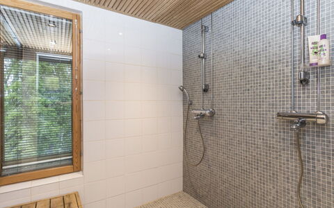 Sallan Lumous a: Flooring, Holz, Fussboden, Decke, Interior Design, Armatur, Installation, Badezimmer, Duschkopf, Fliese