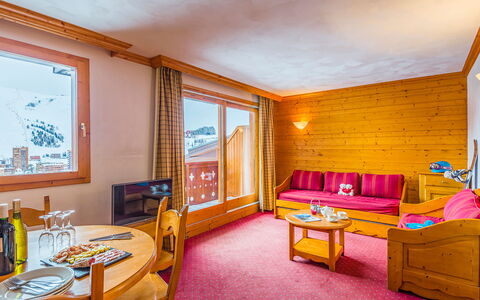 La Plagne 647: Möbel, Eigentum, Cabinetry, Tabelle, Gebäude, Holz, Komfort, Schublade, Interior Design, Bettrahmen