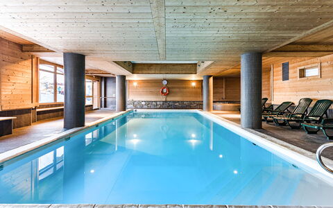 La Toussuire 651: Wasser, Eigentum, Schwimmbad, Azurblau, Holz, Interior Design, Fussboden, Flooring, Freizeit, Rechteck