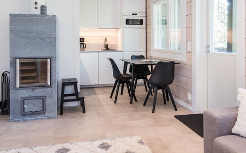 Kitkanvee 2: Holz, Flooring, Fussboden, Holzboden, Zimmer, Hartholz, Wohnzimmer, Haushaltsgerät, Holzbeize, Laminatboden