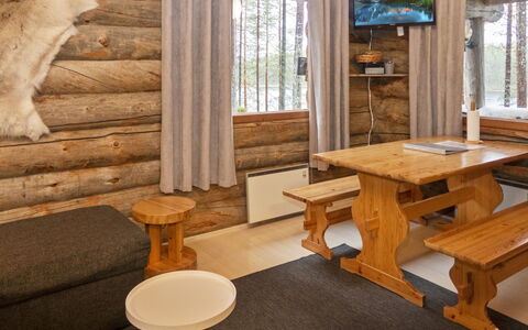 Hakojärven Kelomajat 2: Holz, Decke, Interior Design, Holzbeize, Hütte, Blockhaus, Hartholz, Planke, Holz, Light Fixture