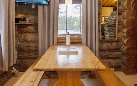 Hakojärven Kelomajat 2: Holz, Flooring, Interior Design, Fussboden, Holzbeize, Decke, Hartholz, Planke, Zimmer, Light Fixture