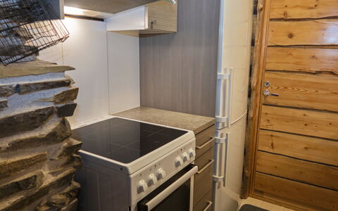 Hakojärven Kelomajat 2: Holz, Flooring, Major Appliance, Fussboden, Küche, Küchengerät, Decke, Zimmer, Holzbeize, Cabinetry
