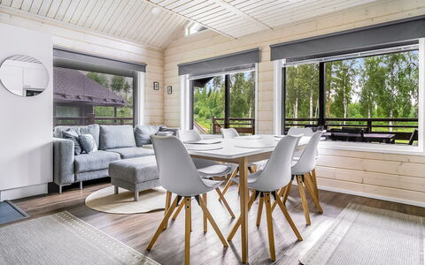 Himoksen Keiju 1: Bett, Möbel, Schlafzimmer, Interior Design, Bedding, Bettdecke, Flooring, Holz, Fussboden, Zimmer