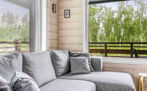 Himoksen Keiju 1: Bett, Möbel, Schlafzimmer, Interior Design, Bedding, Bettdecke, Flooring, Holz, Fussboden, Zimmer