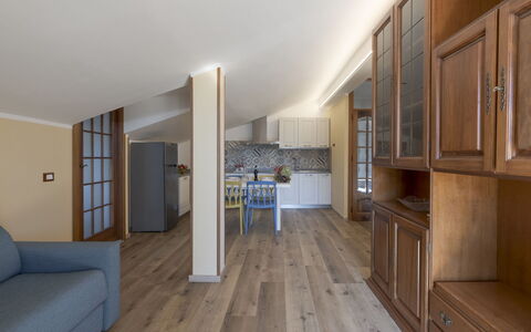 Gabriella: Möbel, Komfort, Holz, Bett, Beleuchtung, Schatten, Fenster, Fussboden, Flooring