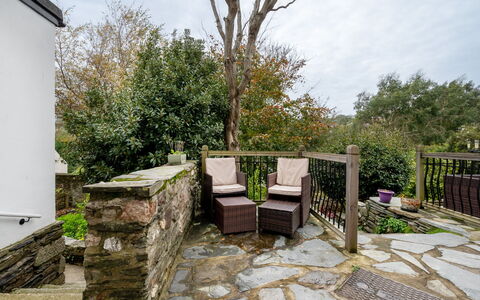 Cherry Orchard Cottage: Himmel, Wasser, Wolke, Strand, Regenschirm, Gartenmöbel, Schatten, Küsten Und Ozeanische Forms