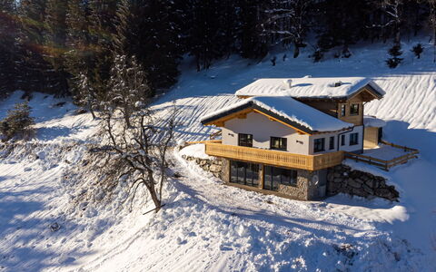 Alpenauszeit: Möbel, Komfort, Holz, Couch, Flooring, Wohnzimmer, Interior Design, Fussboden, Holzbeize, Hartholz