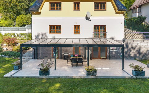 Posázaví: Möbel, Schatten, Gartenmöbel, Terrasse, Markise, Outdoor Struktur, Blumentopf, Tisch Im Freien, Garten, Pergola