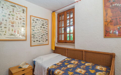 Bolina: Eigentum, Möbel, Holz, Interior Design, Textil, Wand, Fussboden, Hartholz, Fenster, Grundeigentum