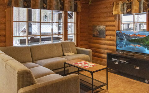 Kirnutie 3: Möbel, Couch, Interior Design, Holz, Flooring, Wohnzimmer, Fussboden, Decke, Zimmer