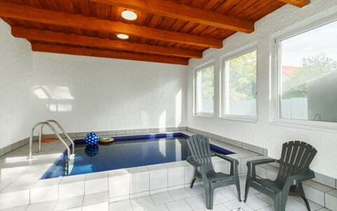 Nimrod: Möbel, Fenster, Schwimmbad, Interior Design, Holz, Gebäude, Schatten, Fussboden, Flooring, Grundeigentum