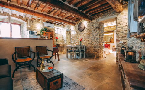 Casa San Valentino: Möbel, Tabelle, Interior Design, Fenster, Die Architektur, Flooring, Holz, Gebäude, Fussboden, Stuhl