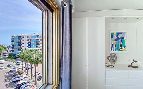 Cagnes-Sur-Mer 173: Interior Design, Flooring, Fussboden, Zimmer, Wohnung, Decke, Glas, Design, Daylighting, Hotel