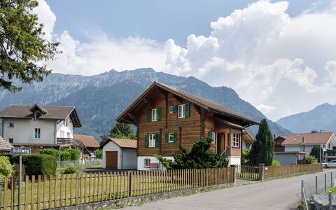 Chalet Dori: Gebäude, Haus, Zuhause, Wohngebiet, Dach, Die Architektur, Hütte, Ländliches Gebiet, Grundstueck, Menschliche Siedlung