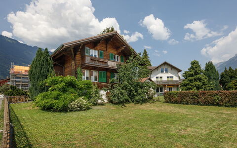 Chalet Dori: Gebäude, Haus, Zuhause, Hütte, Wohngebiet, Ländliches Gebiet, Dach, Grundstueck, Bergstation