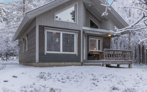 Aslakin Helmi B: Balkon, Wohnung, Schatten, Glas, Eigentumswohnung, Geländer, Veranda, Daylighting, Deck, Gartenmöbel