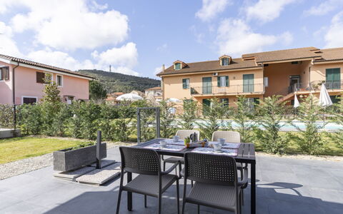 Imperia 388: Zuhause, Balkon, Estate, Villa, Stuhl, Gartenmöbel, Garten, Hof, Hotel, Eco Hotel