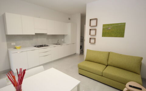Rosolina Mare 623: Gebäude, Fenster, Komfort, Holz, Fernsehen, Wohnzimmer, Interior Design, Haus, Couch, Fussboden