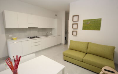 Marcello 623.7: Gebäude, Fenster, Komfort, Holz, Fernsehen, Wohnzimmer, Interior Design, Haus, Couch, Fussboden
