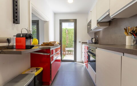 La Barca: Küche, Countertop, Küchengerät, Major Appliance, Möbel, Interior Design, Cabinetry, Flooring, Haushaltsgerät, Zuhause