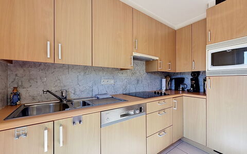 De Haan 990: Küche, Küchengerät, Countertop, Cabinetry, Major Appliance, Flooring, Holz, Interior Design, Spüle, Möbel