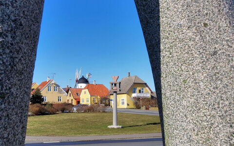 Amaia - 500M from the Sea: Dach, Haus, Grundstueck, Zuhause, Hütte, Estate, Gartenbauten, Schatten, Blockhaus, Landscaping