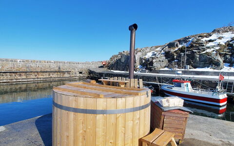 Thyrne - 500M from the Sea: Holz, Dach, Haus, Hütte, Tür, Zuhause, Abstellgleis, Grundstueck, Gartenbauten, Schuppen