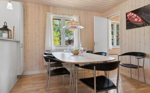 Nis - 200M from the Sea: Dachdecken, Hütte, Haus, Dach, Zuhause, Bauernhaus, Hütte, Estate, Dorf