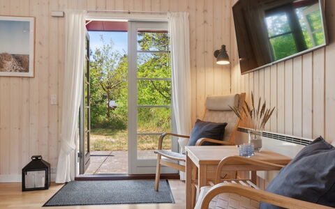 Nis - 200M from the Sea: Dachdecken, Hütte, Haus, Dach, Zuhause, Bauernhaus, Hütte, Estate, Dorf
